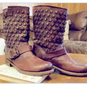 EUC Frye Jenna Disc Boot in Brown Leather Size 7